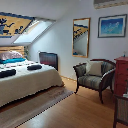 Victoria Gazde/Camere de închiriat